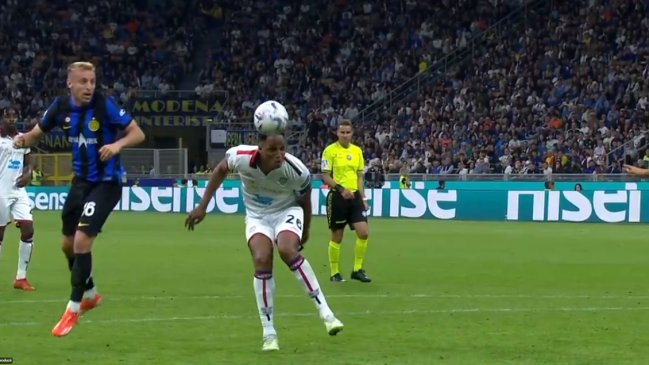   [VIDEO] Yerry Mina cometió penal crucial para Inter de Milán 