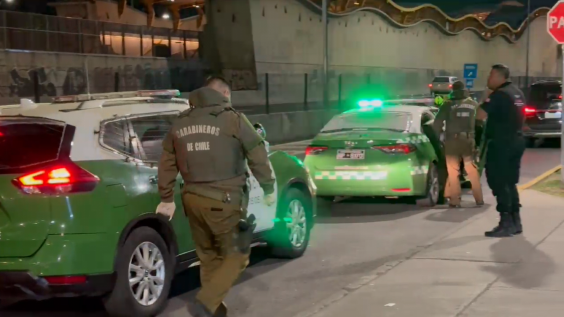 Macul: Delincuentes chocaron contra un domicilio tras efectuar encerrona