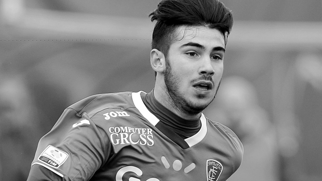 Futbolista semiprofesional de 26 años murió tras sufrir un fallo cardíaco en plena cancha