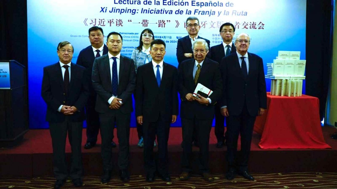 Lanzan en Chile libro de Xi Jinping sobre la Franja y la Ruta