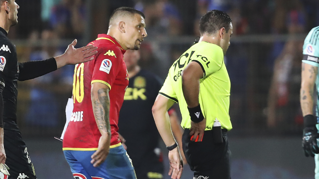 Vecchio obtuvo un duro castigo de cuatro fechas por su expulsión ante la U