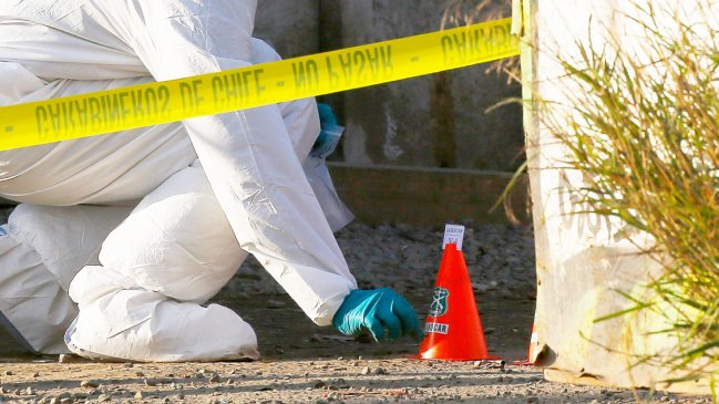 Hombre fue baleado en cuello en barrio Balmaceda: Está en riesgo vital