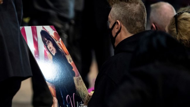 EEUU: Fiscalía no imputará penalmente a policía que mató a adolescente chilena