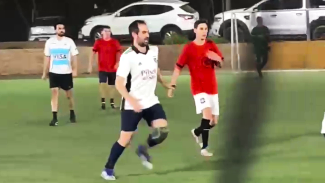 Críticas a Nicolás Grau por ir a jugar futbolito y faltar a una cena de la minería