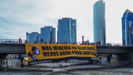   Greenpeace protestó contra Los Bronces y alertó sobre el agua para Santiago 