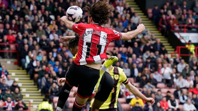 Sheffield de Ben Brereton quedó a un paso del descenso tras caer ante Burnley