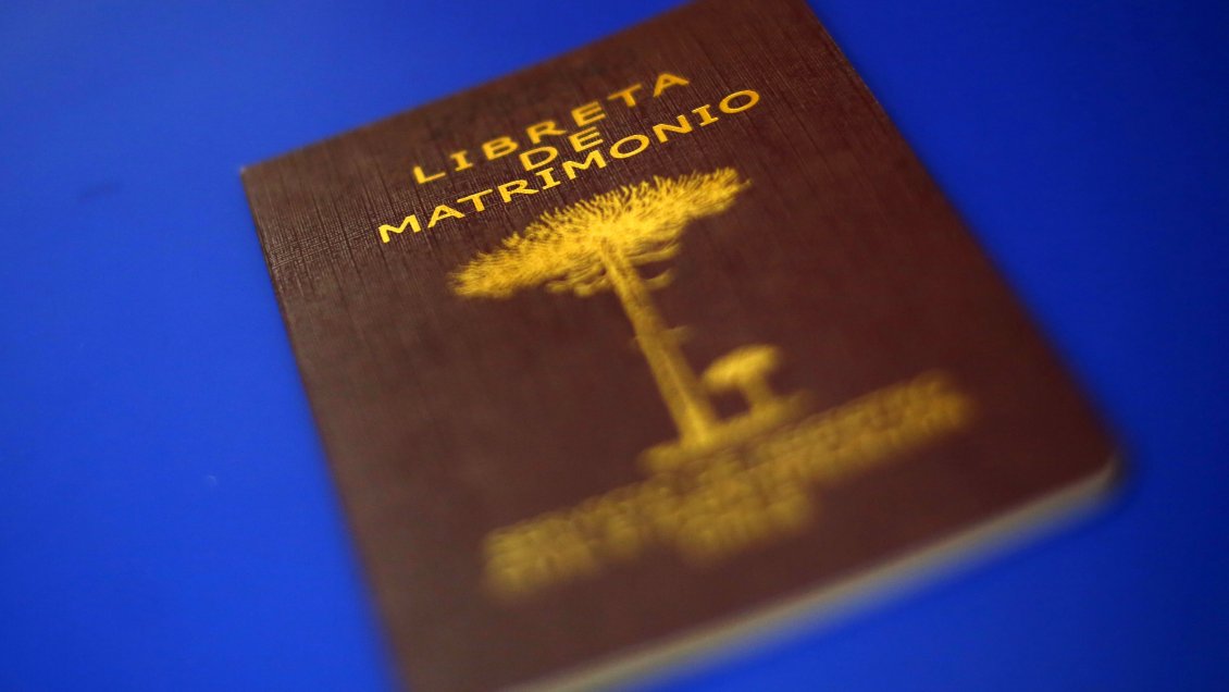 Extranjeros participan del 20% de matrimonios y Acuerdos de Unión Civil en Chile