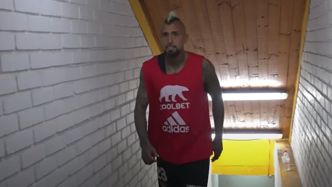 El pedido de un funcionario de U. Católica a Arturo Vidal que molestó a los hinchas