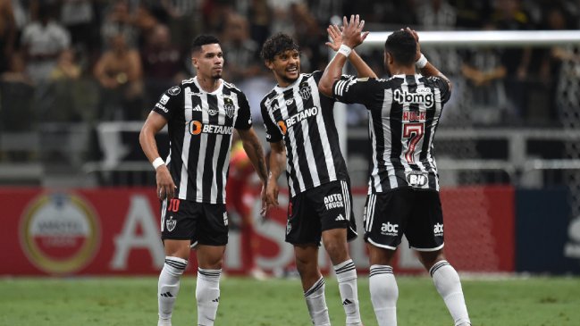   Atlético Mineiro venció a Peñarol con dos golazos de jugada colectiva 