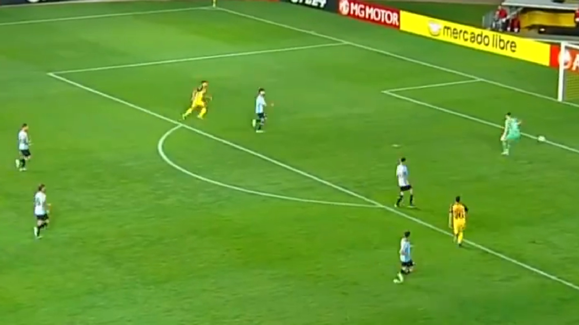 [VIDEO] El blooper de Gabriel Arias para el empate de Coquimbo ante Racing