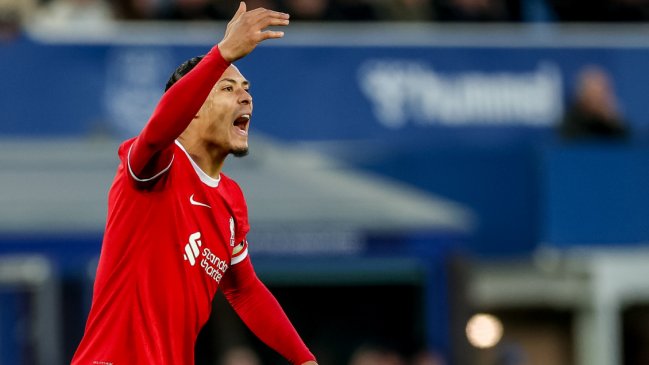 Van Dijk se mostró decepcionado tras caída de Liverpool ante Everton