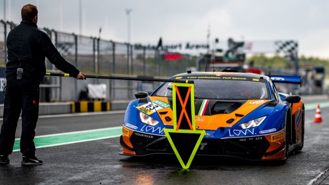 Benjamín Hites sale por la corona y algo más en el GT Masters de Alemania 2024