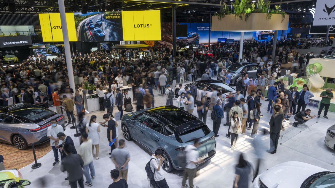 El sector automotriz chino exhibe músculo en el Salón del Automóvil de Beijing