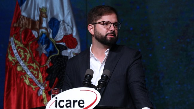 Sistema político: Presidente Boric se compromete a promover un acuerdo amplio