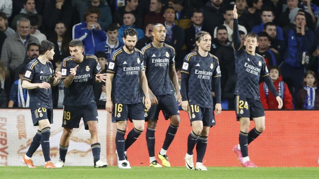 Real Madrid se encaminó al título en España tras vencer a Real Sociedad