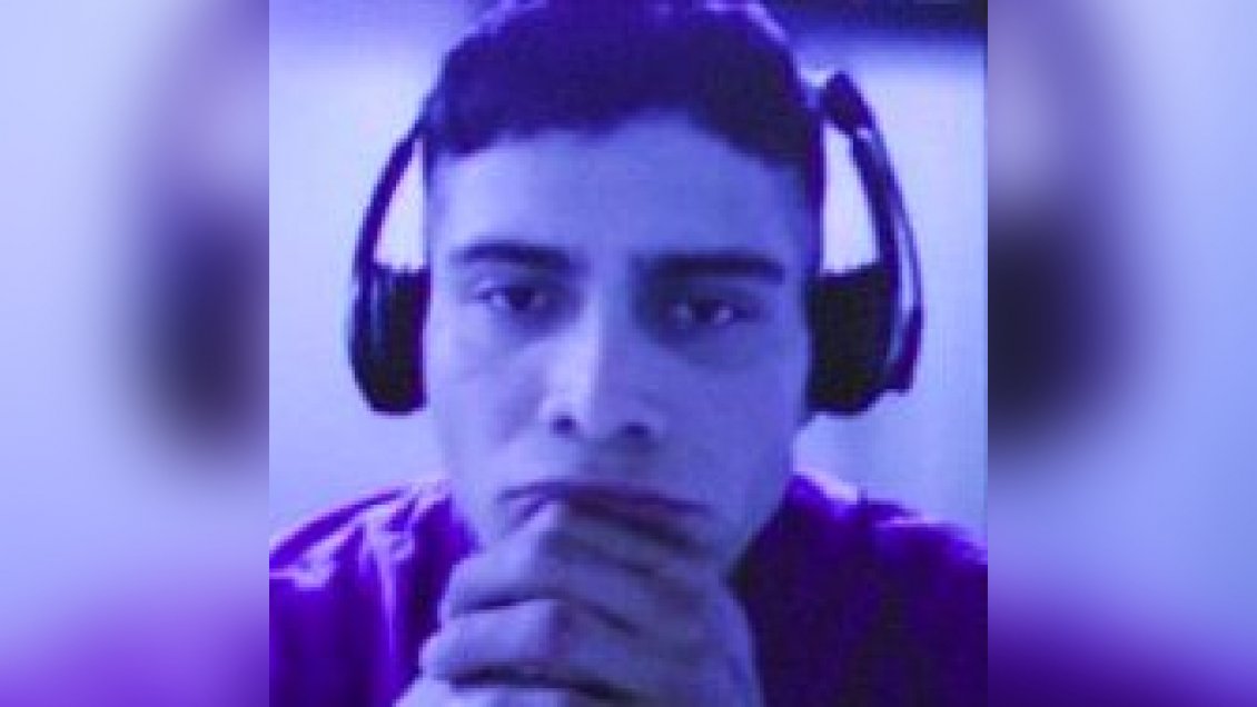 Hombre es acusado de apuñalar 20 veces a otro en una pieza de motel