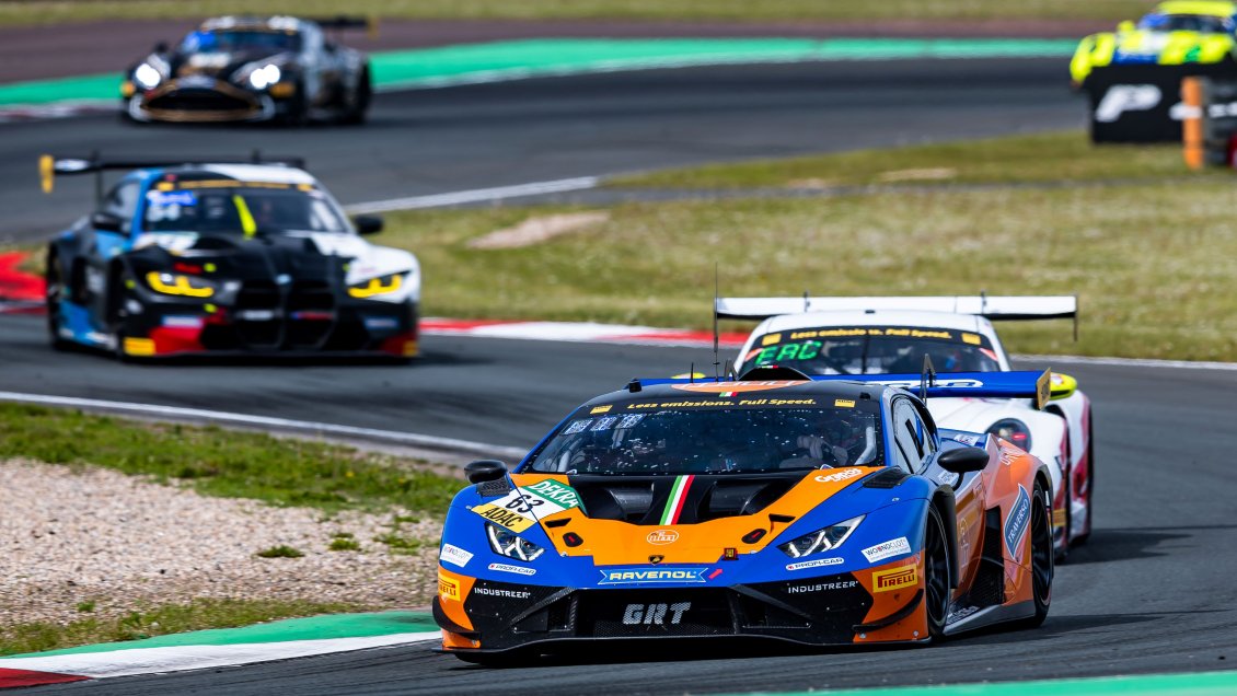 Benjamín Hites terminó quinto en Alemania y quedó séptimo en el ranking del GT Masters