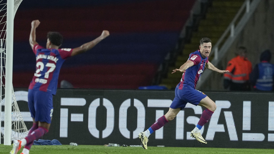 Barcelona remontó ante Valencia con triplete de Robert Lewandowski