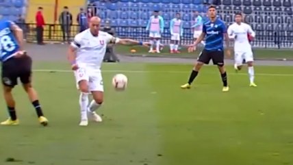   El diálogo con el VAR en posible penal para Huachipato: Díaz juega el balón 