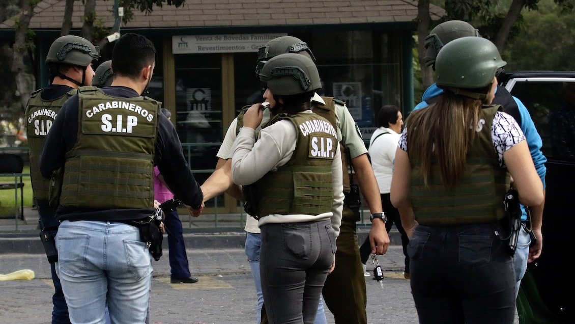 Delincuente perpetró violento asalto en una escuela especial de Quilicura