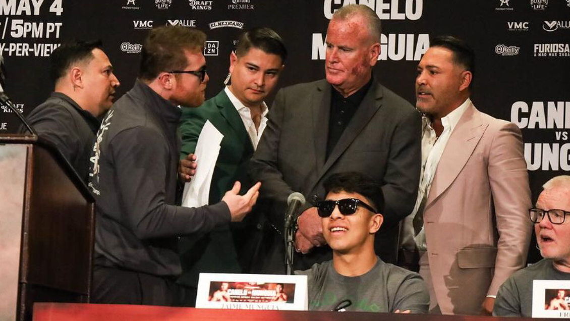 ¡A punto de irse a los golpes! 