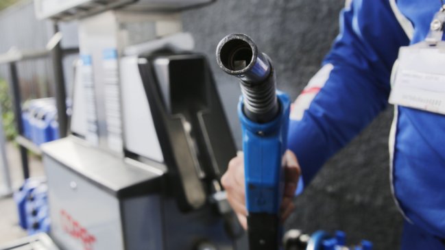 Este jueves subirán las bencinas pero bajarán el diésel y el gas licuado