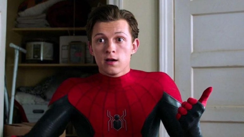Tom Holland se hizo viral con cambio de look: Lo comparan con Alexis Sánchez