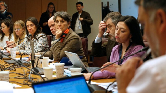 Comisión mixta: Crítica transversal por demora de indicaciones del Gobierno a ley corta de isapres