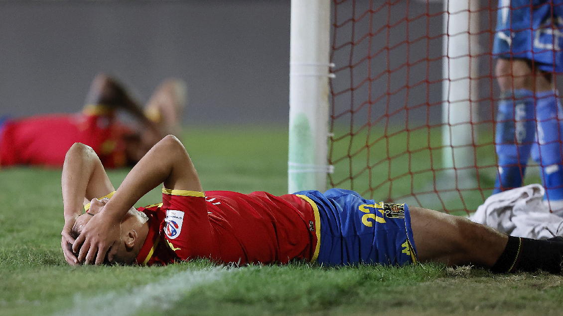 Sebastián Leyton se descargó tras derrota de U. Española ante la UC: Lindo robo