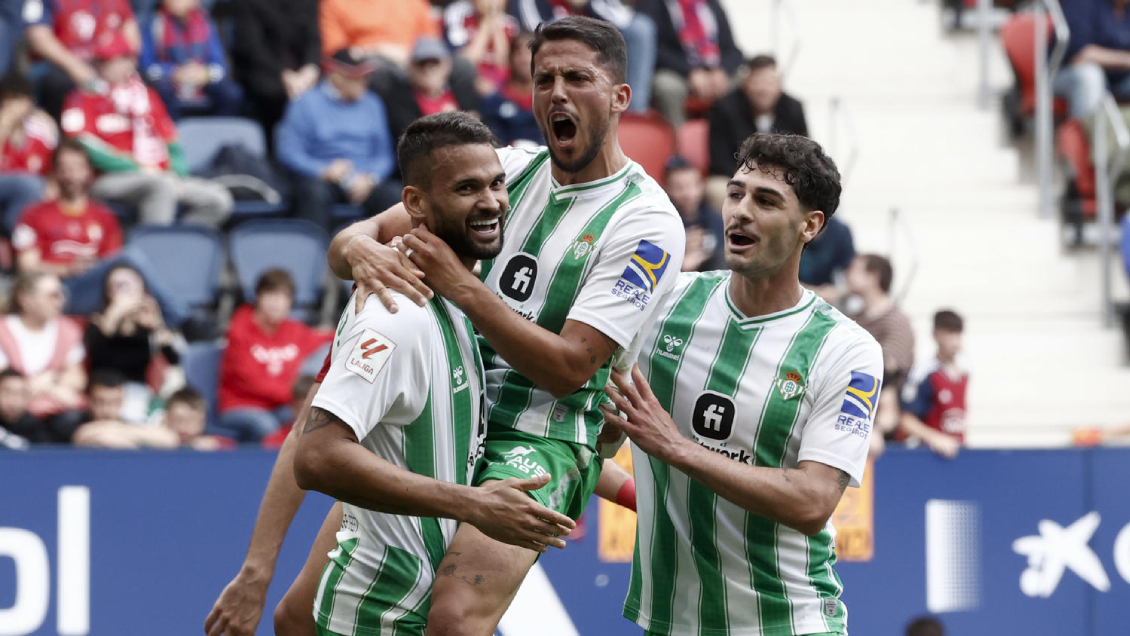Betis de Pellegrini sigue en carrera por ir a Europa League tras vencer a Osasuna