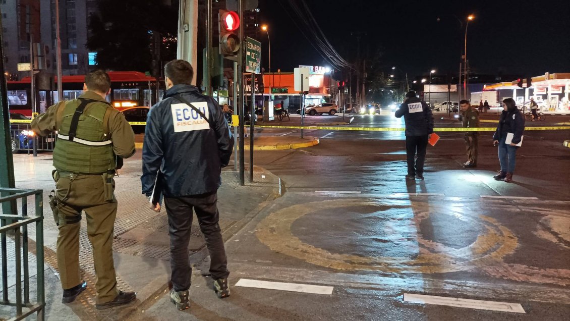 Hombre fue perseguido y recibió dos balazos por la espalda en Alameda