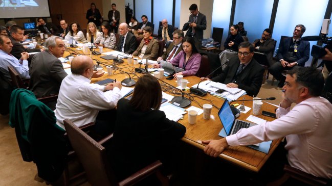  Gobierno ingresó indicaciones a la ley corta de isapres: Macaya dice que prolongan la 
