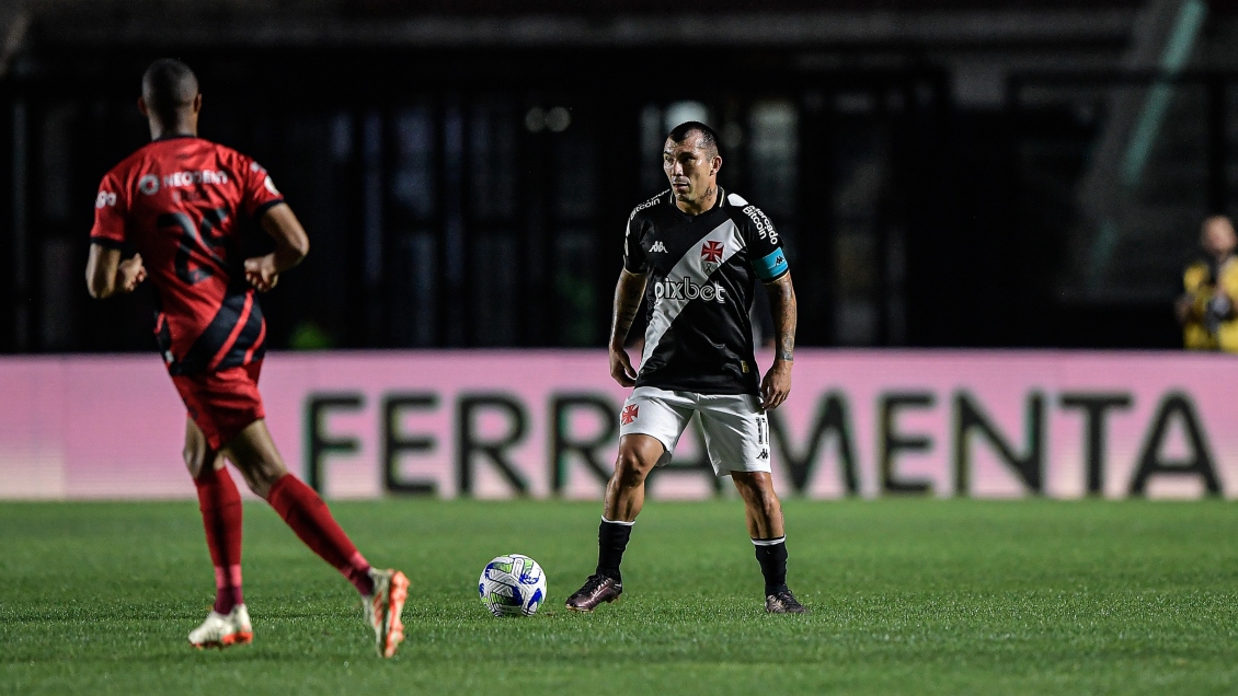 Aseguran que Gary Medel tiene problemas con sus compañeros en Vasco