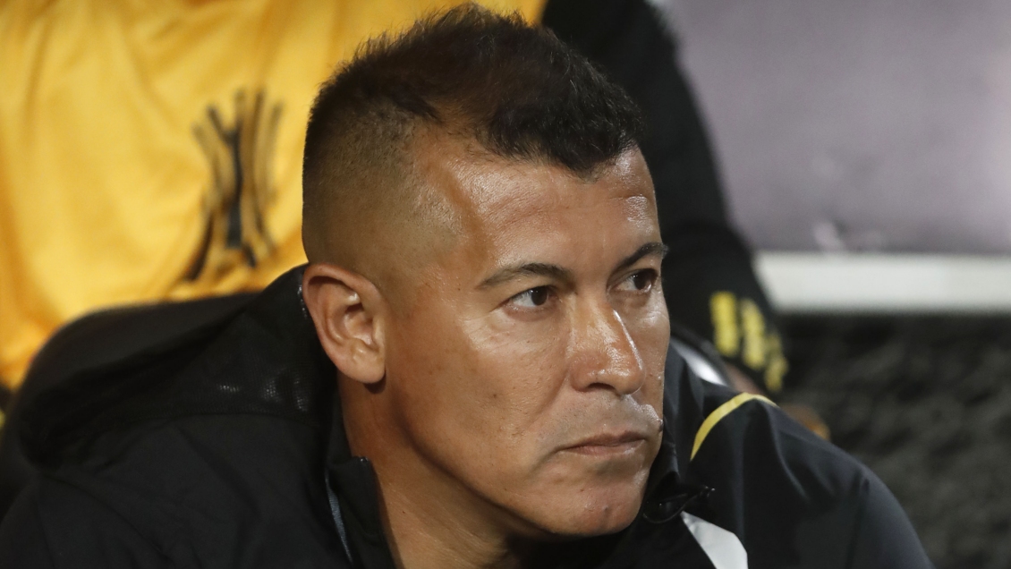 Almirón reaccionó a dichos de Bravo sobre Vidal: No lo veo sufrir, sabe que el fútbol es así