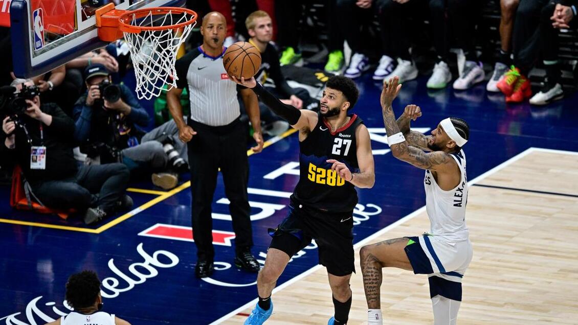 NBA multó a Jamal Murray por lanzar objetos a la cancha