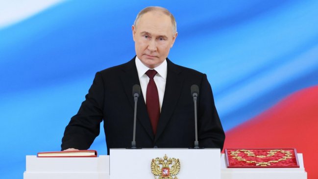 Putin se acerca a los zares al tomar posesión del Kremlin hasta 2030