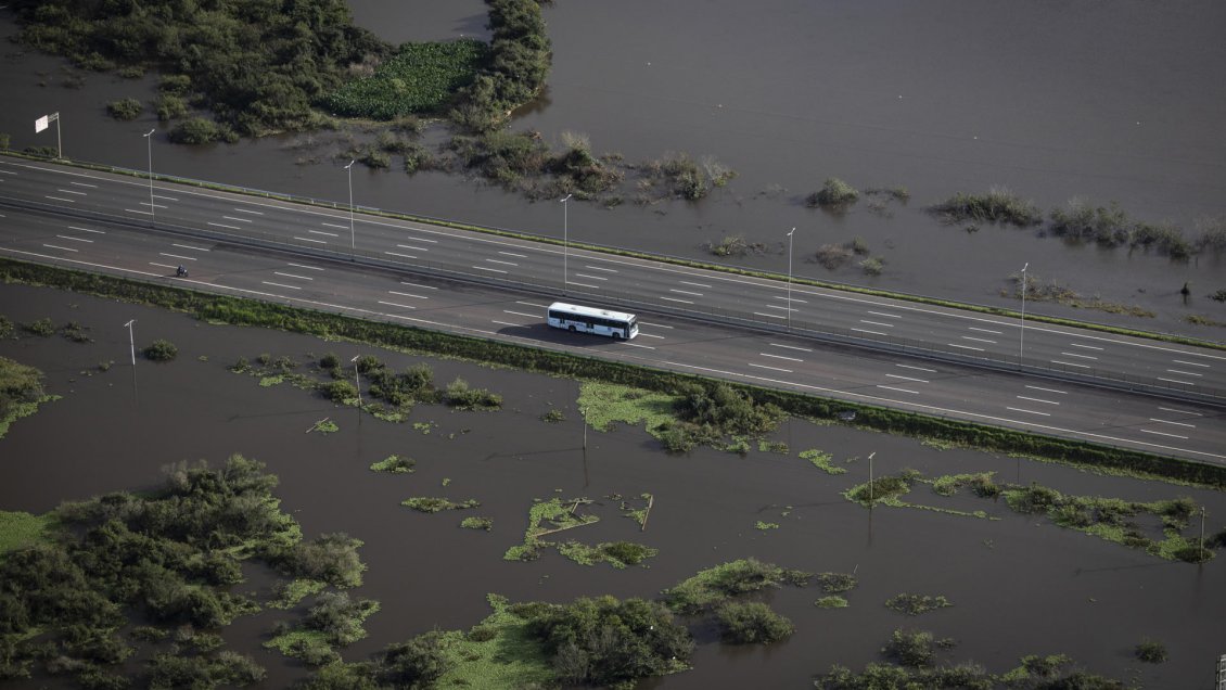 Gobierno de Brasil pedirá la suspensión de los torneos de fútbol por las inundaciones