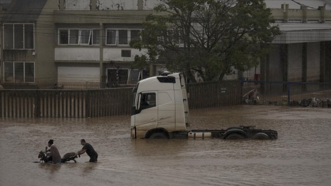 Brasil: Aumentan a 137 los fallecidos por temporales en el sur