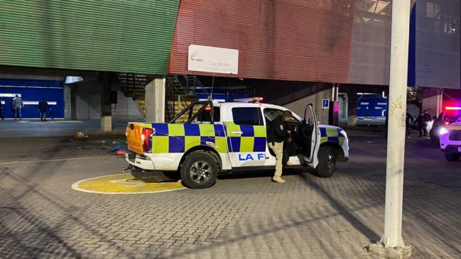 Hinchas de Colo Colo intentaron robar computadores del Bicentenario de La Florida