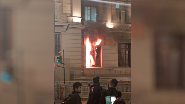 Incendio afectó al Palacio de Tribunales