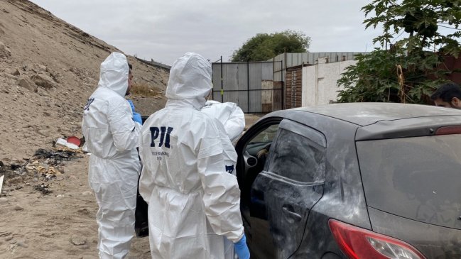 Mujer fue asesinada a balazos en Arica: su cuerpo estaba en auto abandonado