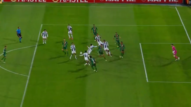 [VIDEO] ¿Era penal? La mano que reclamó Cobresal ante Talleres en la Libertadores