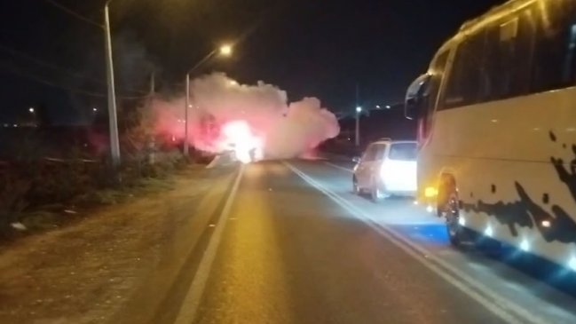 Delincuentes quemaron auto y lanzaron miguelitos tras intento de robo en Coquimbo