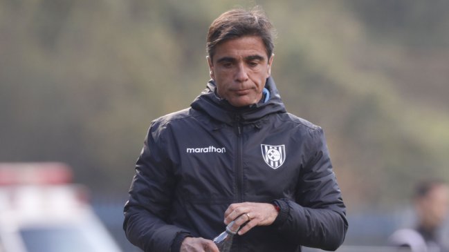 Javier Sanguinetti dejó de ser el técnico de Huachipato