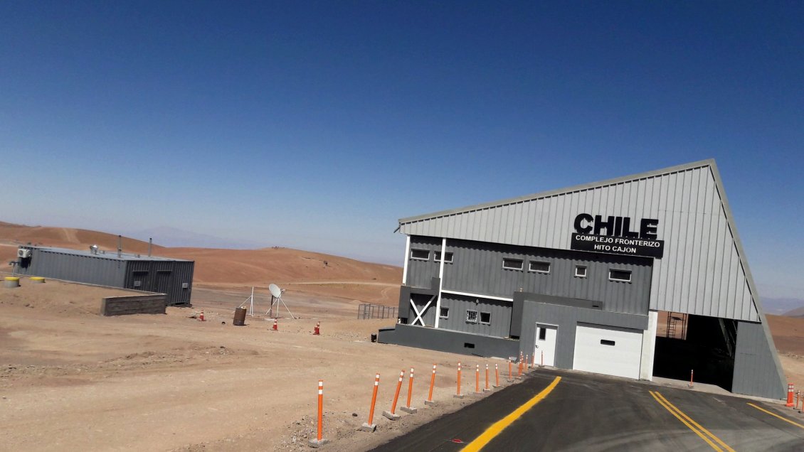 Ejército y Carabineros balearon a dos contrabandistas de autos en la frontera