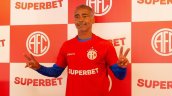 Romário anunció que volverá a jugar un partido de fútbol profesional este sábado