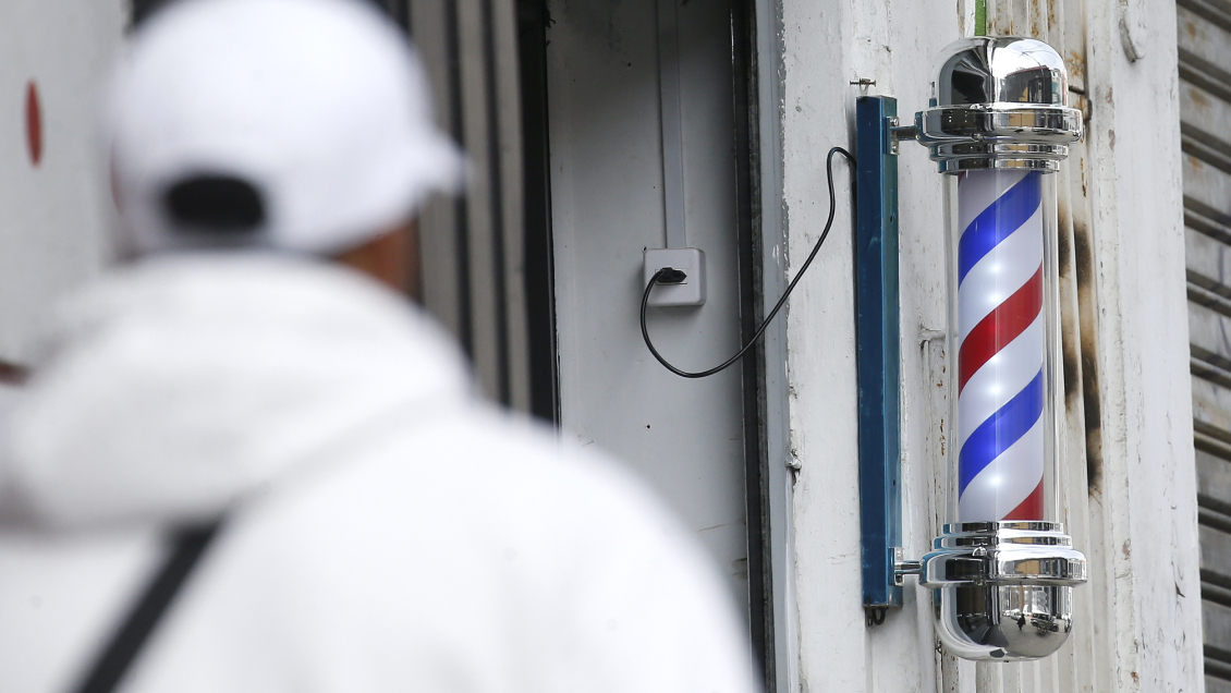 Intensa fiscalización a barberías en la Región Metropolitana: más de 20 locales fueron cerrados
