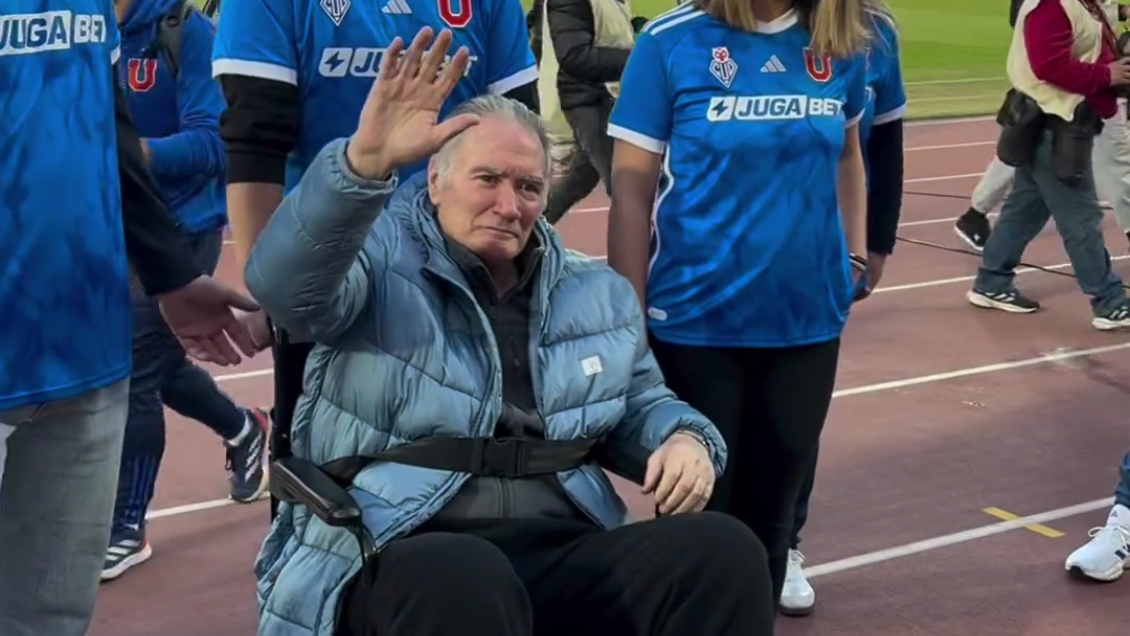 Universidad de Chile homenajeó a Alberto Quintano en la previa del clásico ante la UC