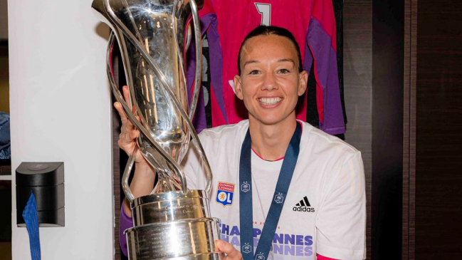 Lyon de Tiane Endler se coronó tricampeón de Francia al vencer a PSG