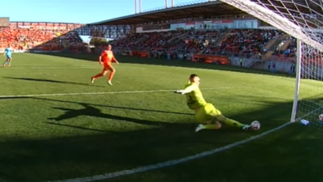 [VIDEO] ¡Blooper total! El insólito autogol de Iquique que revivió a Cobreloa